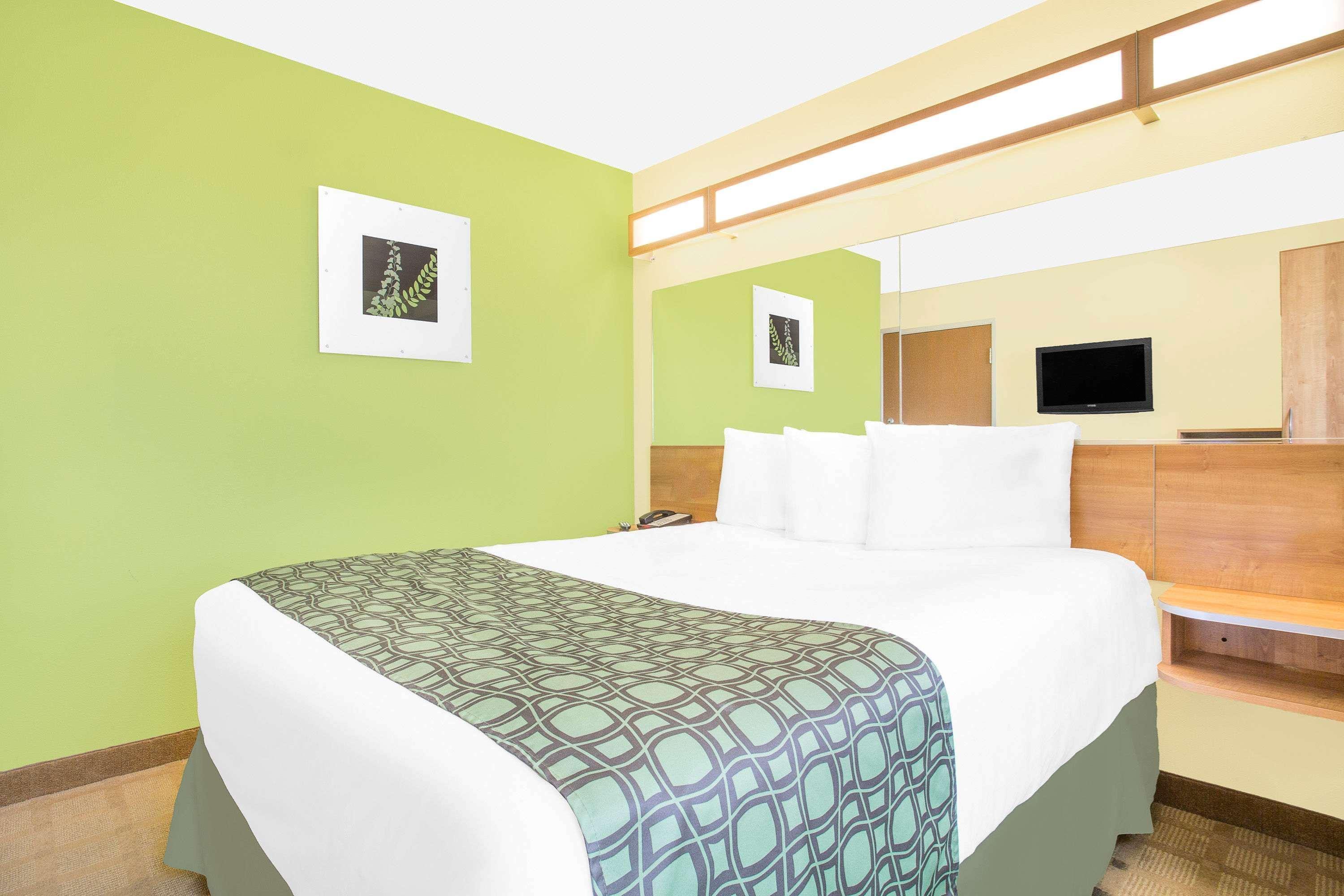 Microtel Inn & Suites By Wyndham Tuscumbia/Muscle Shoals Buitenkant foto