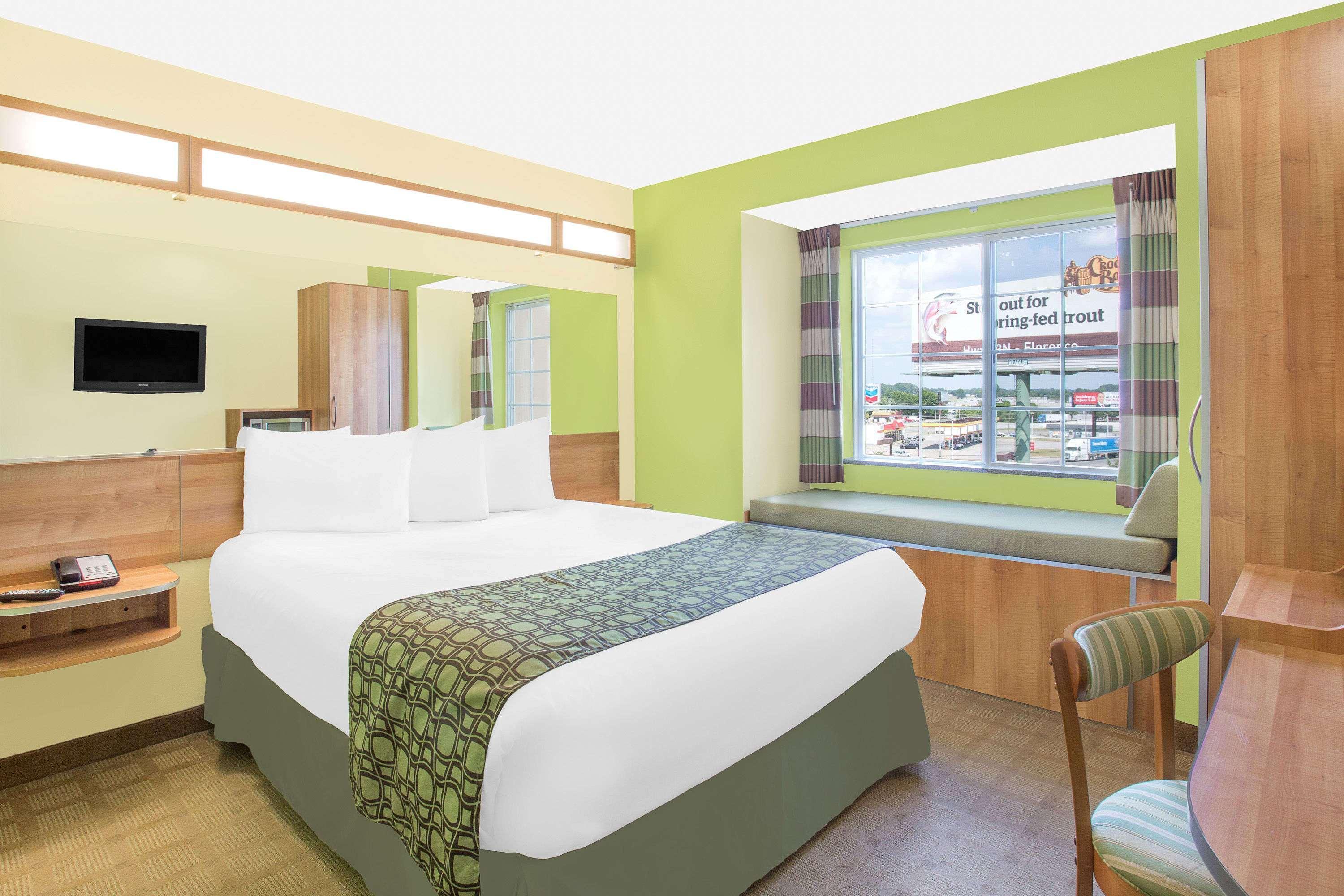 Microtel Inn & Suites By Wyndham Tuscumbia/Muscle Shoals Buitenkant foto