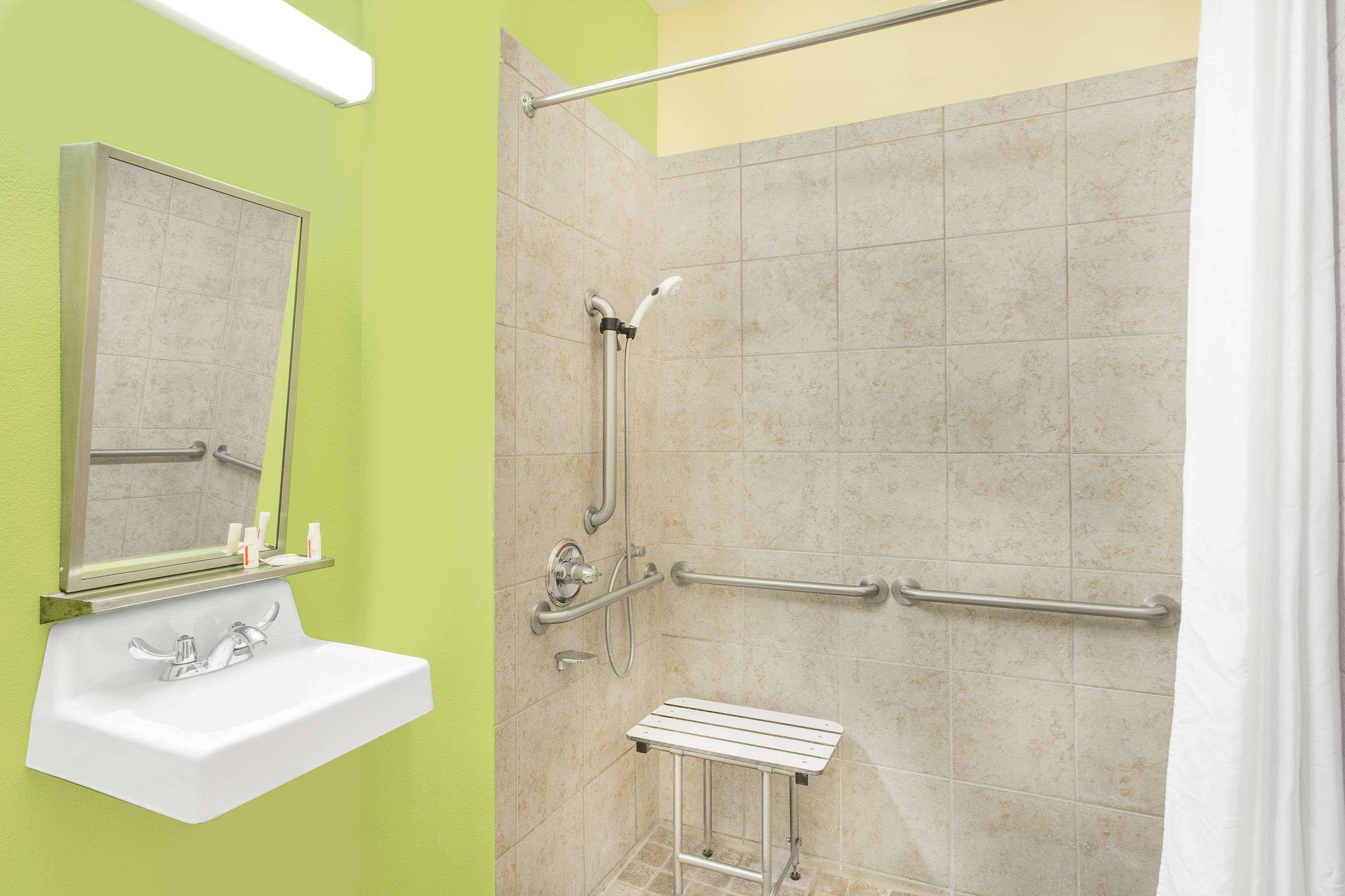 Microtel Inn & Suites By Wyndham Tuscumbia/Muscle Shoals Buitenkant foto