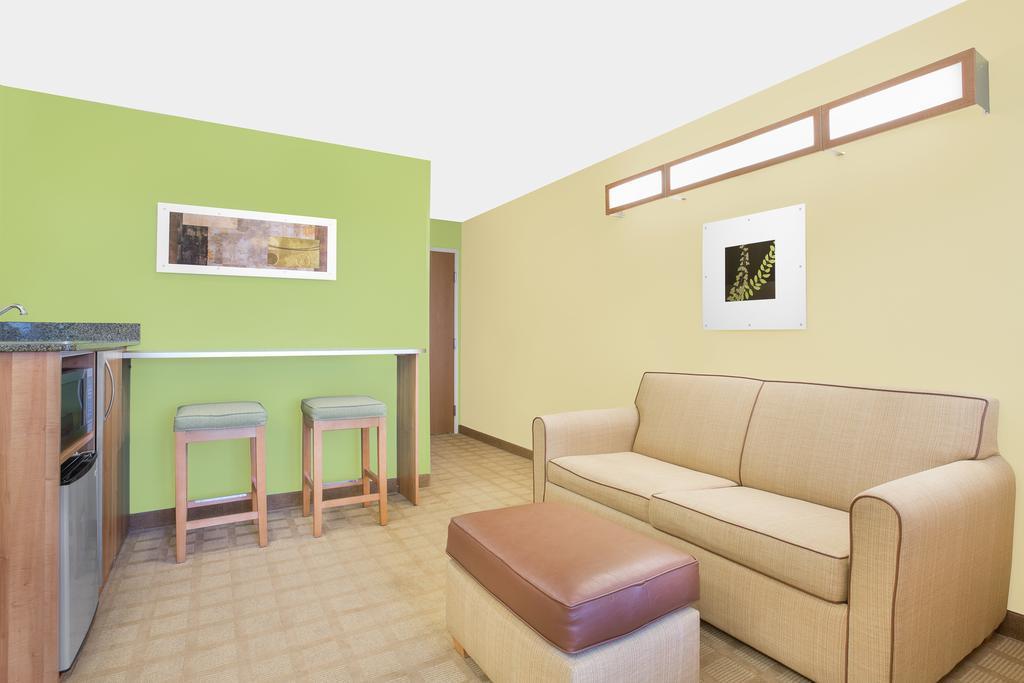 Microtel Inn & Suites By Wyndham Tuscumbia/Muscle Shoals Buitenkant foto